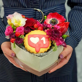 Букет цветов "Счастливый Лайк для Валентинки"