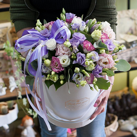 Шляпная коробка с лизиантусами (17 лизиантусов) - Фото 2