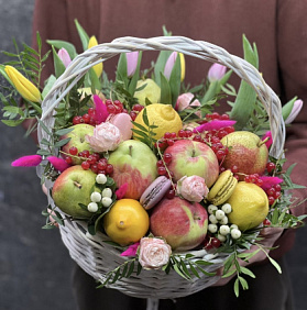 Букет из фруктов "Бордовое настроение"
