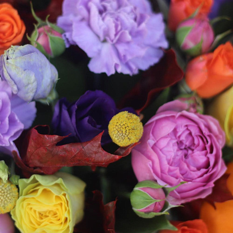 Осенняя композиция с цветами в коробке - Фото 6