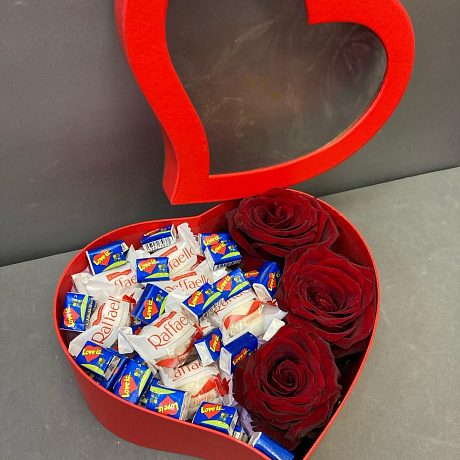 Розы с конфетами в сердце - Фото 3
