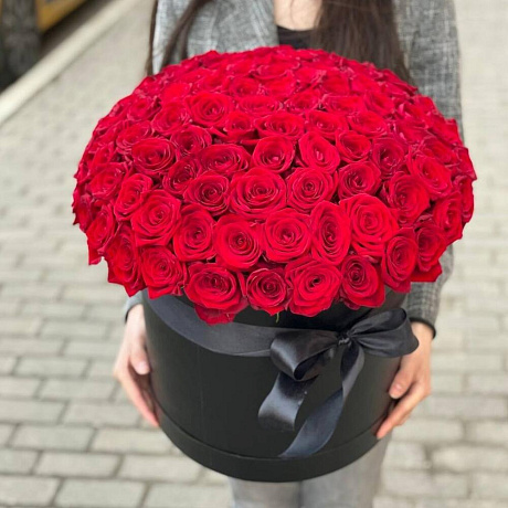 101 красных роз в шляпной коробке - Фото 4