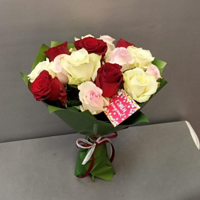 Букет микс из 15 роз