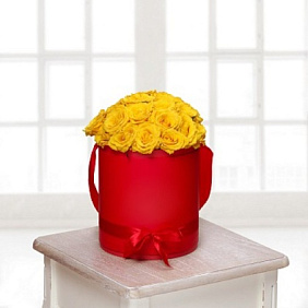 25 желтых роз в красной шляпной коробке №181