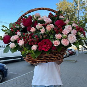 Корзина с  кустовыми цветами