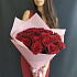 Монобукет из бордовых роз - Фото 5