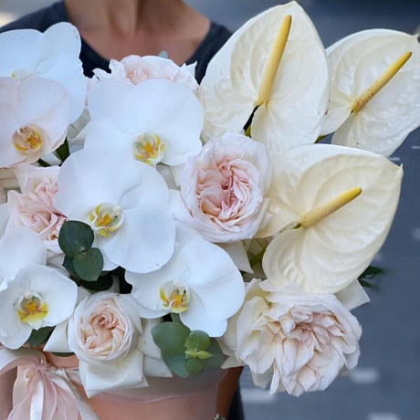Цветы в коробке Luxury Flowers Орхидеи и Пионовидные розы - Фото 3