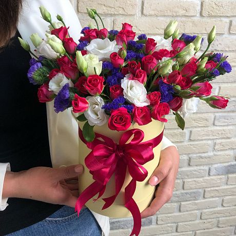 Шляпная коробка с яркими розами - Фото 3