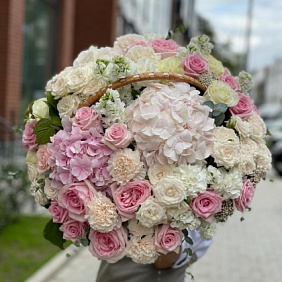 Авторская корзина цветов