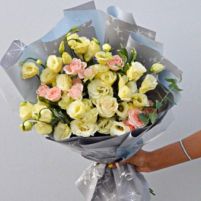 Букет цветов "Лимонный пай"