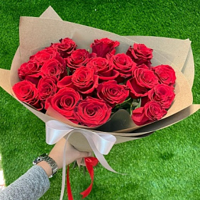 19 эквадорских роз