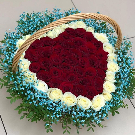 Корзина с розами в форме сердца - Фото 2