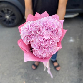 Букет из 3 розовых гортензий №2