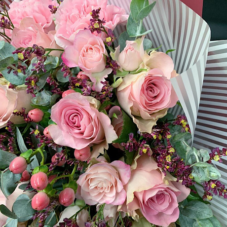 Букет с гиперикумом и лимониумом - Фото 2