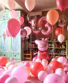 Композиция из шаров "Ура,Свинка Пеппа"