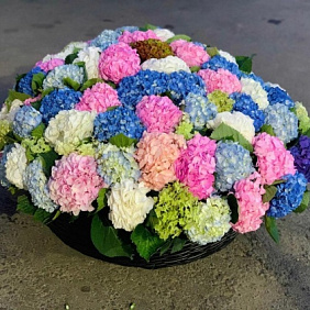 Корзина счастья с цветами №160