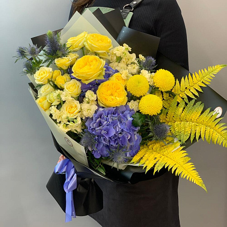 Яркий букет с пионовидной розой и гортензиями - Фото 3