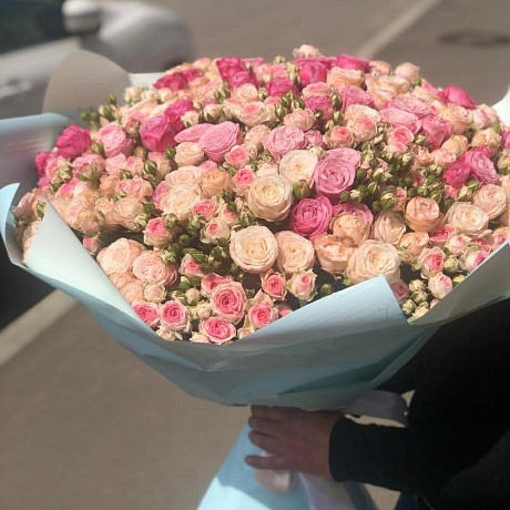 Букет из кустовой и Пионовидной розы - Фото 3