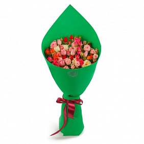 Букет 15 кустовых роз в фоамиране