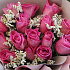 15 розовых роз с лимониумом в пленке - Фото 2