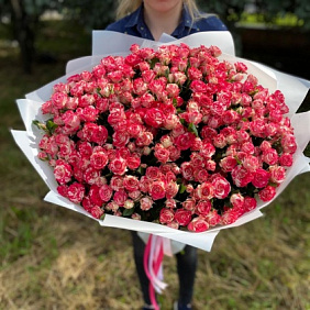 Букет с кустовой розой №161