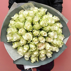 Букет из 51 белой розы Кения