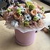 Букет из пионовидных роз и эустомы в шляпной коробке - Фото 3