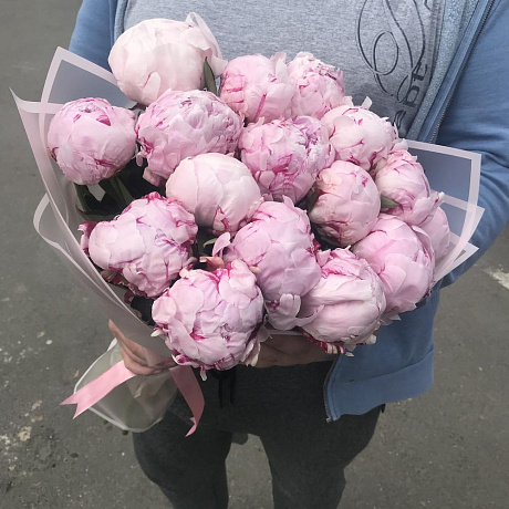 Букет из 17 пионов - Фото 4
