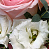 Композиция в ящичке ручной работы с розой и белым лизиантусом - Фото 6