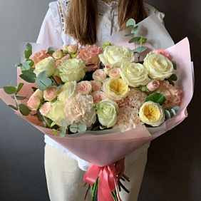Букет с пионовидной Розой №162