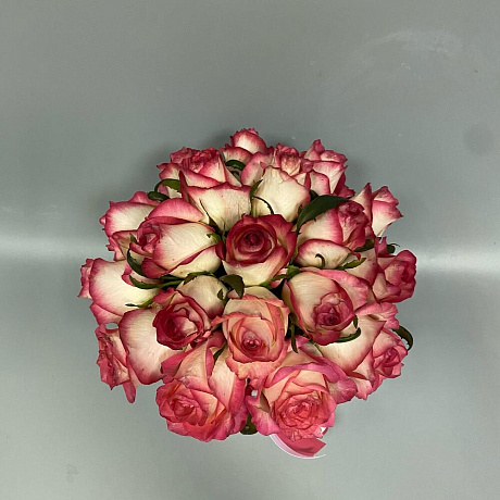 19 роз Джумилия в белой коробке - Фото 5