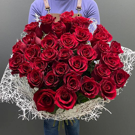 Букет из 35 красных роз №170 - Фото 2