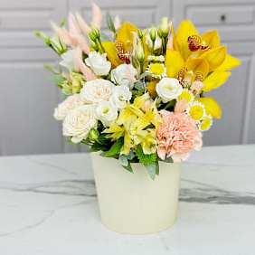 Цветы в коробке «Желтая орхидея»