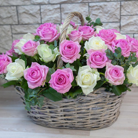 Корзина и 51 розы - Фото 3