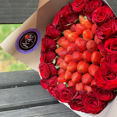 Букет из клубники и роз на 1 сентября - Фото 3