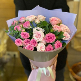 Букет из кустовой розы №174