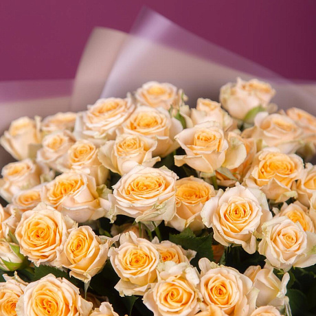 Букет из 19 кремовых кустовых роз №160 - Фото 3