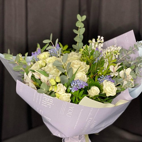 Букет цветов "Бело-голубой"