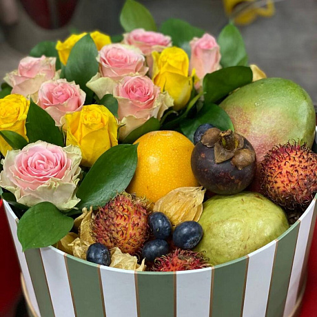 экзотические фрукты , цветы и ягоды