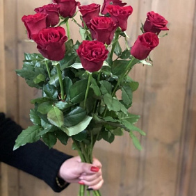 Букет роз для Мамы "11 бордовых розочек"
