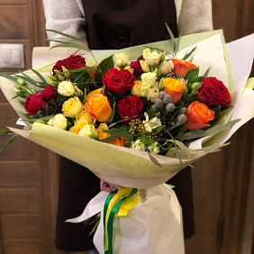 Большой букет из роз "АГАТА"
