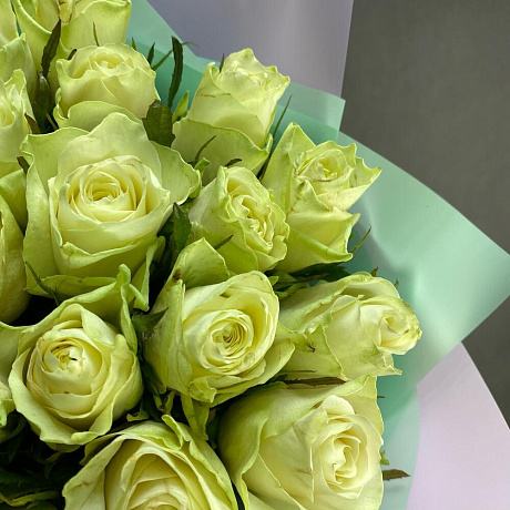 25 белых кенийских роз - Фото 6