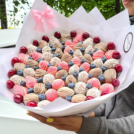 Букет Дамские штучки с черешней - Фото 4