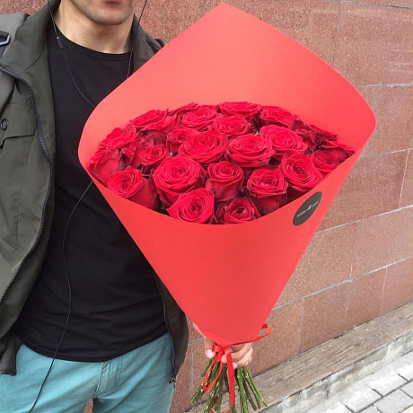 29 красных роз в бумаге - Фото 3