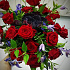 Букет из красных роз и клематиса - Фото 5