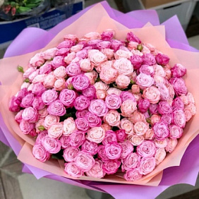 Букет из 71 розы Bombastic 