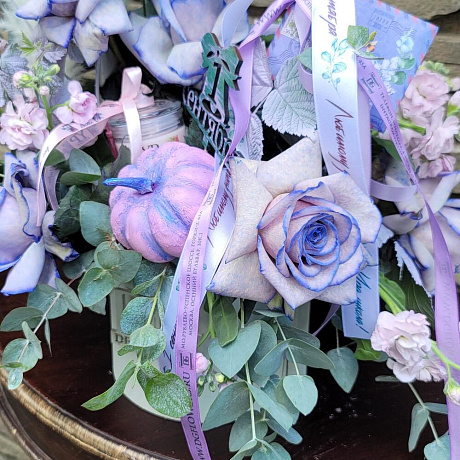 Композиция цветов со свечей - Фото 6