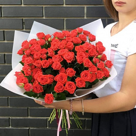 Букет из кустовых роз Ред Фреш