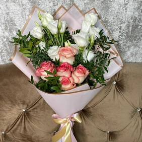 Микс из роз и Эустом №161