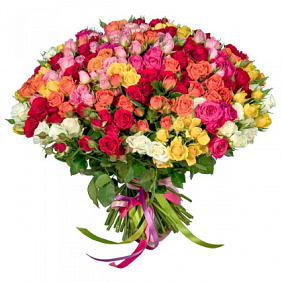 Букет из 35 разноцветных кустовых роз
